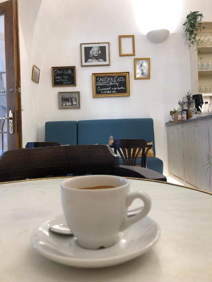 Apartmany Cafe-Cafe Jičín エクステリア 写真